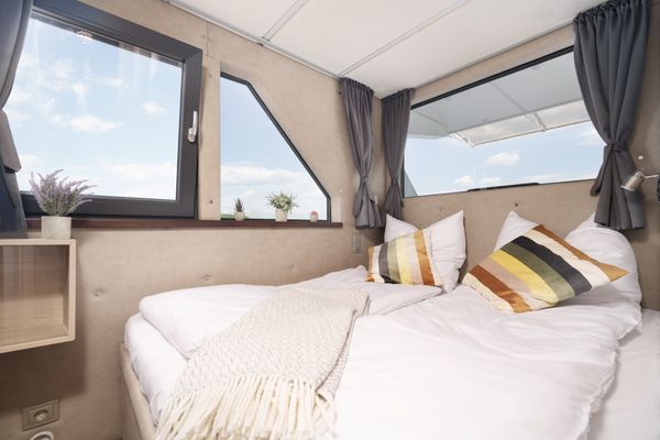  Hausboot Lubodne – exklusiver Urlaub auf der Müritz Marina Buchholz - Schlafzimmer