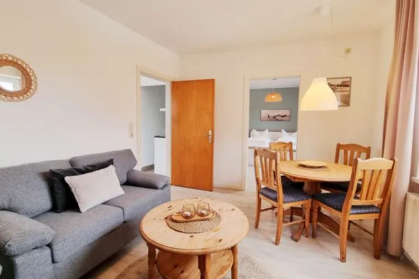 Wohnzimmer  Ferienwohnung "Achtern Diek 1" 1. Reihe an der Ostseeküste