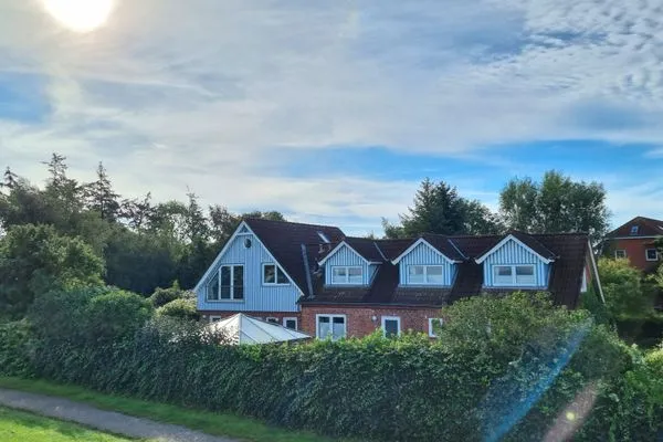 Fassade / Eingang  Ferienwohnung "Achtern Diek 2" 1. Reihe an der Ostseeküste