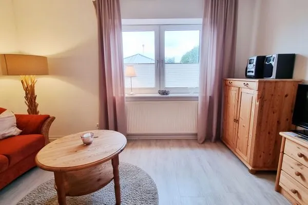Wohnzimmer  Ferienwohnung "Achtern Diek 2" 1. Reihe an der Ostseeküste