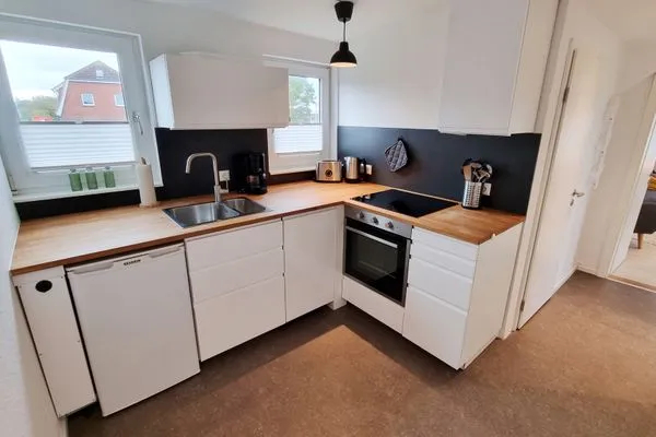 Küche / Küchenzeile  Ferienwohnung "Achtern Diek 3" 1. Reihe an der Ostseeküste