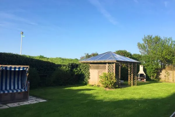 Garten  Ferienwohnung "Achtern Diek 3" 1. Reihe an der Ostseeküste