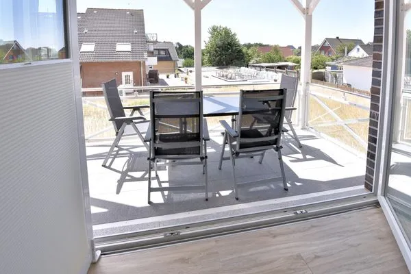 Süd-Balkon der Ferienwohnung Weiße Düne 5 in Wittdün auf Amrum Haus *Weiße Düne* Ferienwohnung *Weiße Düne 5*