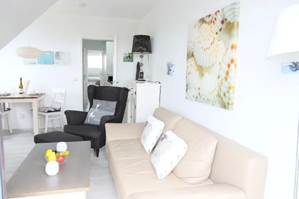 Wohnzimmer  Fernsicht 12E, DG