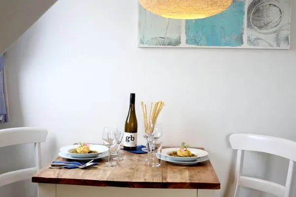 Wohnzimmer  Fernsicht 12E, DG