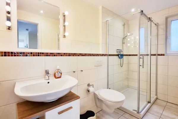 Badezimmer  Ferienwohnung "Baltic Sunrise" mit Garten an der Ostseeküste