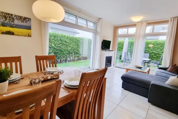 Wohnzimmer  Ferienwohnung "Baltic Sunrise" mit Garten an der Ostseeküste