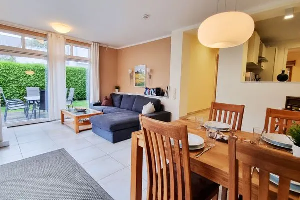 Wohnzimmer  Ferienwohnung "Baltic Sunrise" mit Garten an der Ostseeküste