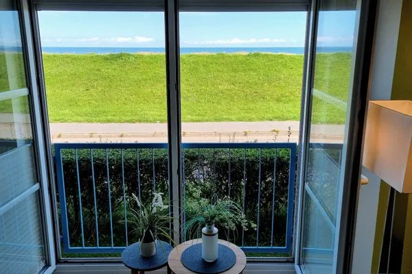 Meerblick  Ferienwohnung "Baltic Sunset" in 1. Reihe zum Ostseestrand