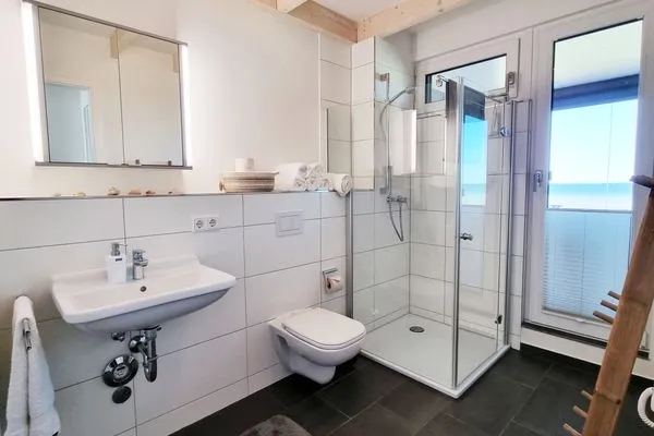 Badezimmer  Ferienwohnung "Himmel und Meer" 1. Reihe in Kalifornien