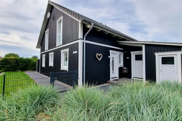 Garten  Schwedenhaushälfte "Lieblingsplatz" Sehlendorf an der Ostsee