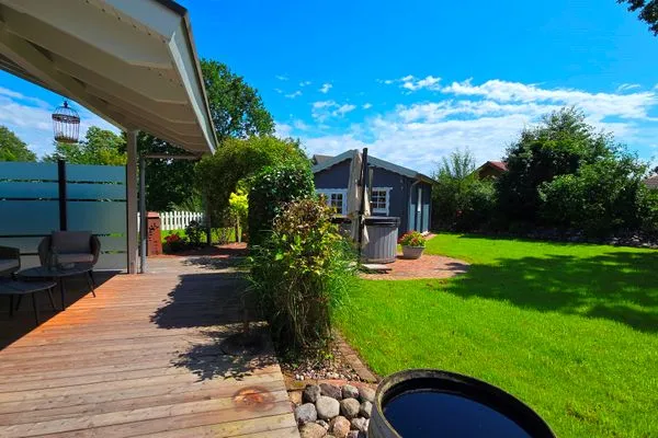 Garten  Ferienhaus "Lille Hus" - Urlaub mit bis zu 12 Personen