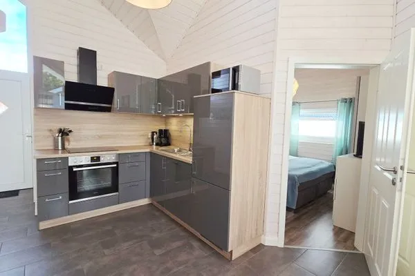 Küche / Küchenzeile  Ferienhaus "Lönneberga" im Ferienpark Holm an der Ostsee