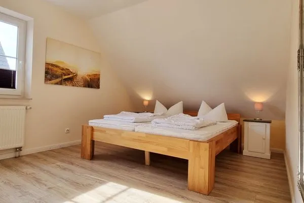 Schlafzimmer  Ferienhaushälfte "Sandbank" Schönberger Strand an der Ostsee