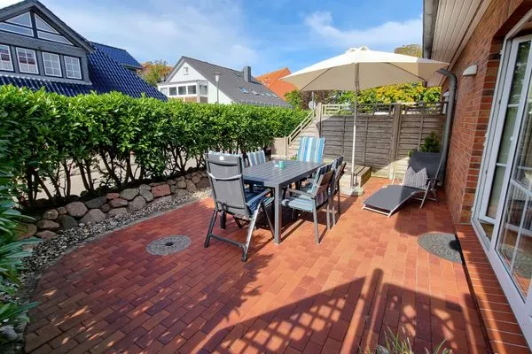 Terrasse  Ferienhaushälfte "Sandbank" Schönberger Strand an der Ostsee
