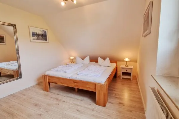 Schlafzimmer  Ferienhaushälfte "Seebrücke" Schönberger Strand an d. Ostsee
