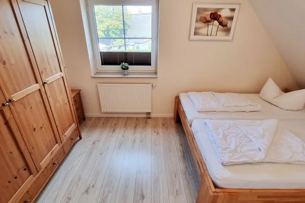 Schlafzimmer  Ferienhaushälfte "Seebrücke" Schönberger Strand an d. Ostsee