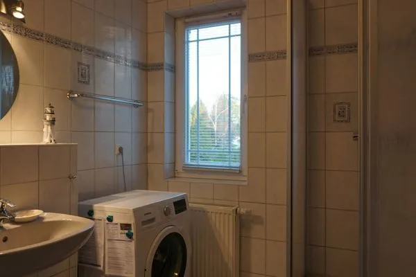 Badezimmer mit Dusche und Waschtisch  Strandoase, Whg. 21