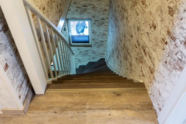  Ferienhaus Westerstraße Tönning - Treppe Flur