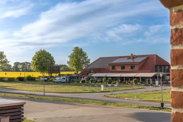 Ferienwohnung Müritznest Klink - Ausblick zu Kells Müritzer Bauernmarkt in Klink  Müritznest