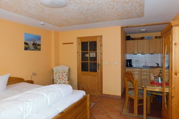  Sterntaucher App 1 Ostseebad Ahrenshoop - Wohnzimmer