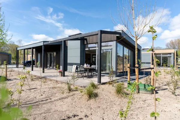  Enkhuizer Strand Chalet Suydersee Huys mit Zaun Nr. 462