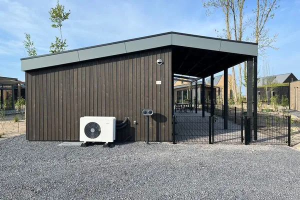  Enkhuizer Strand Chalet Suydersee Huys mit Zaun Nr. 462