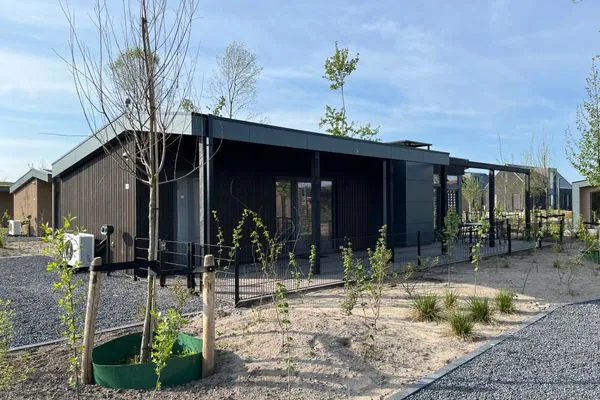  Enkhuizer Strand Chalet Suydersee Huys mit Zaun Nr. 462