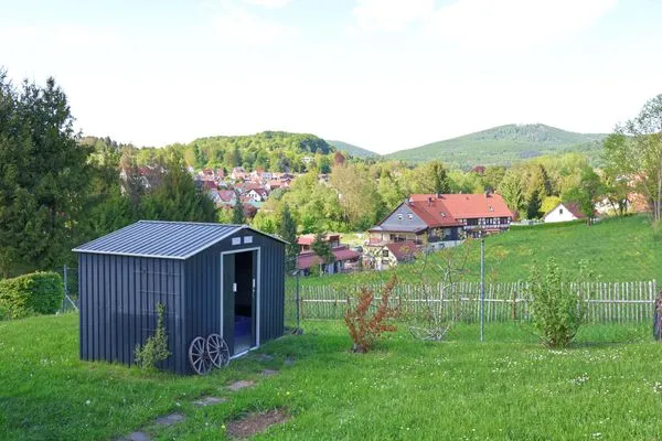 Abschließbare Hütte für Fahrräder inkl. E-Bike-Lademöglichkeit  Ferienwohnung Altensteinblick
