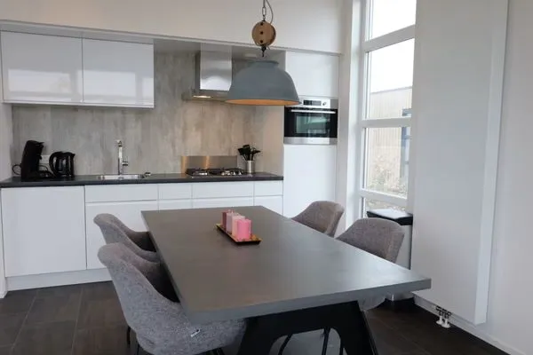  Marina Strandbad Chalet Wasserwelt mit Zaun Haus Nr. 32