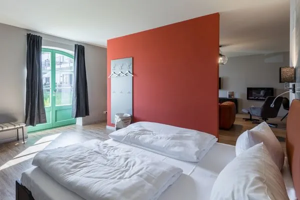 Ferienwohnung Wellenklang Klink - Blick vom Bett in den Raum  Wellenklang