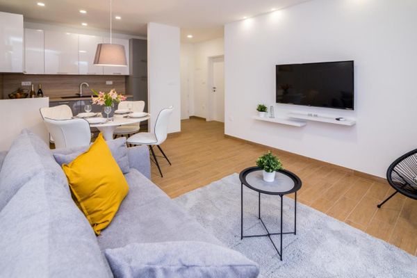 Zentrale 2 Zimmer-ferienwohnung 50m² mit Balkon, Wlan für 4 Personen