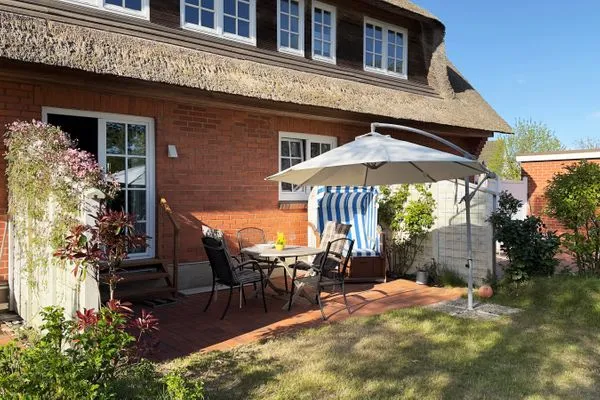 Terrasse Haus Pesel Ferienwohnung *Reetblick*