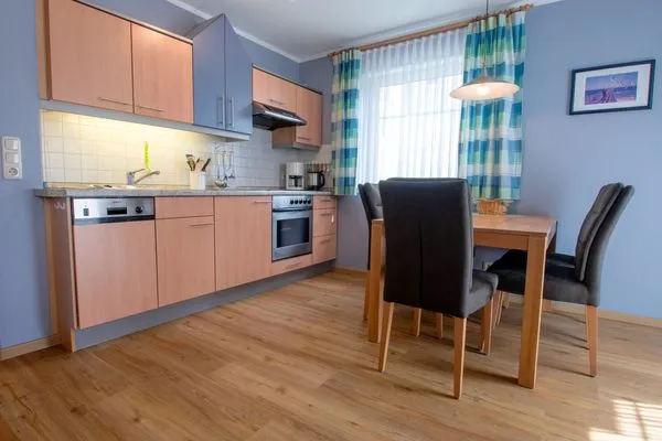 offene Küchenzeile mit Essbereich Hoppenberg 7 EG links