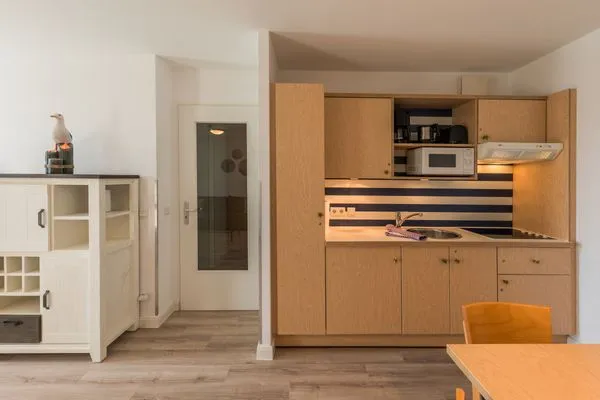 Ferienwohnung Sturmmöwe Blick auf die Küche  Sturmmöwe