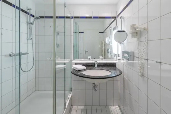 Ferienwohnung Sturmmöwe Blick in das Badezimmer  Sturmmöwe