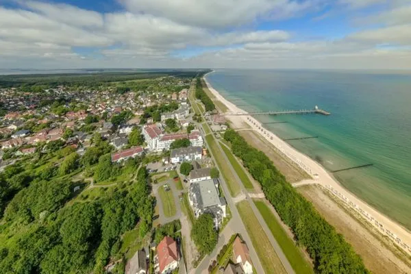 Ferienwohnung Ostseeanker in Zingst Drohnenaufnahme der Umgebung und der Ostsee  Ostseeanker