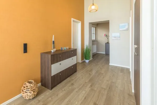 Ferienwohnung Mehr Meerblick Blick in den Flur mit großem Kleiderschrank  Mehr Meerblick