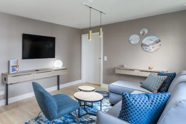 Ferienwohnung Hafendomicil Citymarina Waren (Müritz) - Wohnzimmer mit TV  Hafendomicil Citymarina