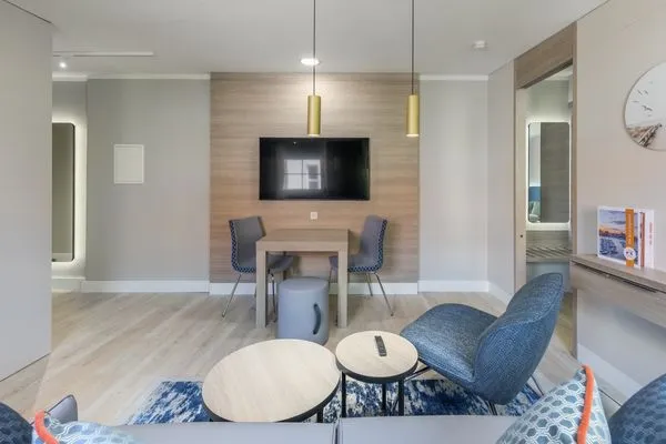 Ferienwohnung Hafendomicil MareMüritz Waren -  Wohnzimmer mit TV  Hafendomicil MareMüritz