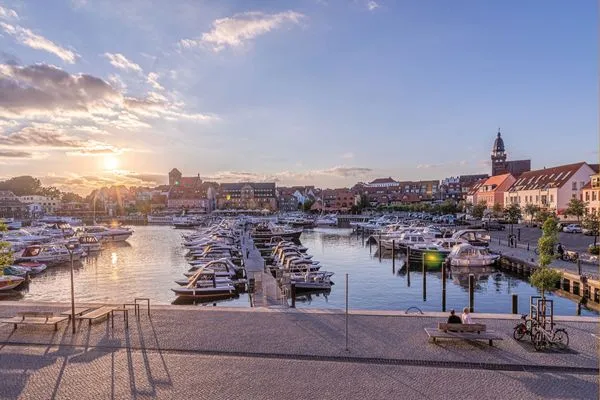 Ferienwohnung Hafendomicil Kleines Meer Waren (Müritz) - Blick auf den Warener Hafen  Hafendomicil Kleines Meer