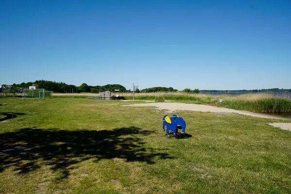 Spielanlage  Moderne Ferienwohnung N°9 Stexwig mit Panorama Schleiblick