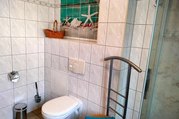 Bad mit Dusche Am Deich Am Deich Haus 26
