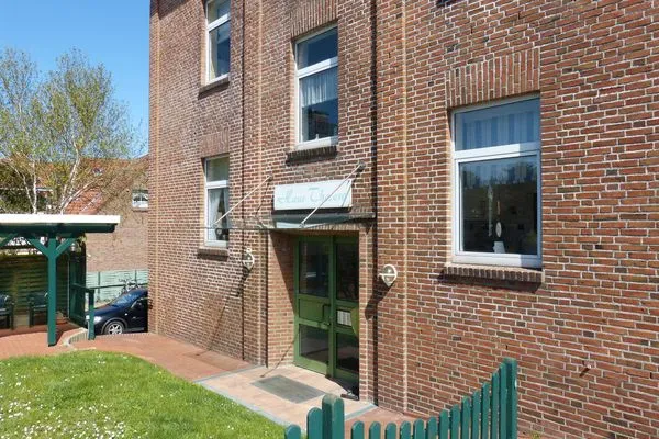 Ferienhaus Therese Eingangstür in Wittdün auf Amrum Haus *Therese* Ferienwohnung *Therese 8*