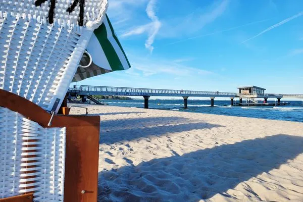 Neue Seebrücke von Haffkrug  Dachgeschoss Ferienunterkunft ohne Küche in Strandnähe - Ideal für Kurztrips