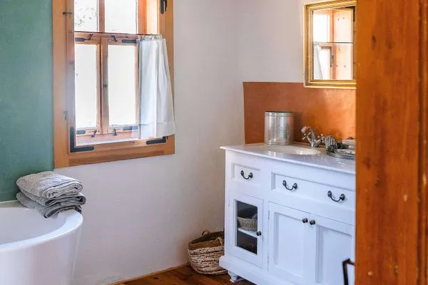 Blick ins Badezimmer  Ferienwohnung Landhaus Fröbel