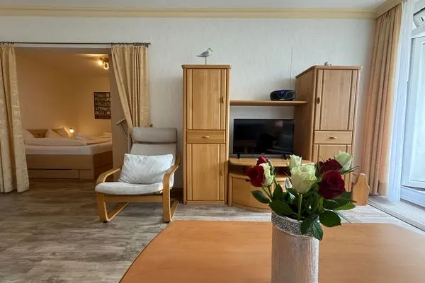 TV-Bereich Ferienwohnung im Haus Strandstr.22 Kammel App. 34 / TG Platz Nr.112  obere Ebene