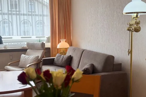 Sofa Ferienwohnung im Haus Strandstr.22 Kammel App. 34 / TG Platz Nr.112  obere Ebene