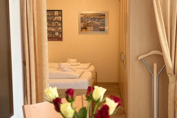 Wohnzimmer zum Schlafbereich ist offen, mit einem Vorhang zu trennen Ferienwohnung im Haus Strandstr.22 Kammel App. 34 / TG Platz Nr.112  obere Ebene