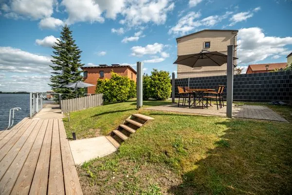 Ferienwohnung SeaLove Malchow - Gemeinschaftsterasse mit Wasserblick  SeaLove